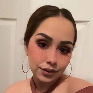 Meet your Posher, Marcela